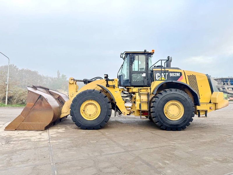 Cat 982M - Weighing System / Central Greasing - Chargeuse sur pneus: photos 1 Cat 982M - Weighing System / Central Greasing - Chargeuse sur pneus: photos 1