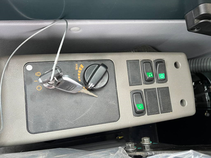 Pelle sur chenille Hyundai R140L - New / Unused / 2025 Model: photos 19