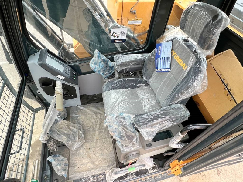 Pelle sur chenille Hyundai R140L - New / Unused / 2025 Model: photos 6