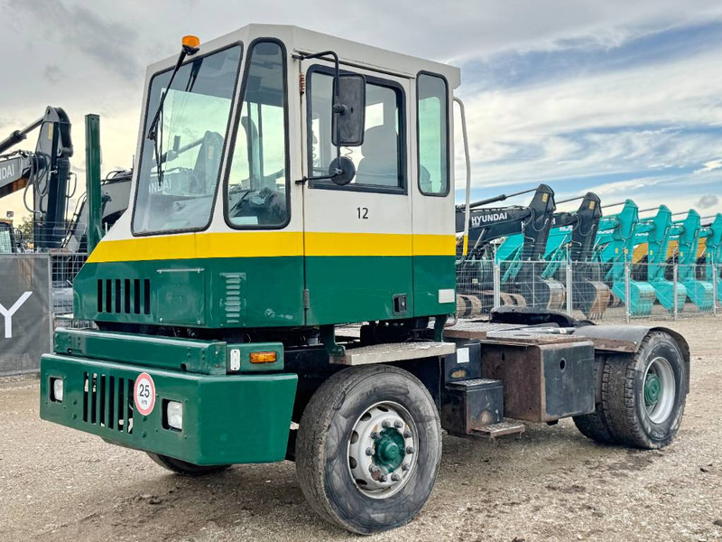Kalmar PT122 - Top Condition / Cummins Engine - Tracteur portuaire: photos 2 Kalmar PT122 - Top Condition / Cummins Engine - Tracteur portuaire: photos 2
