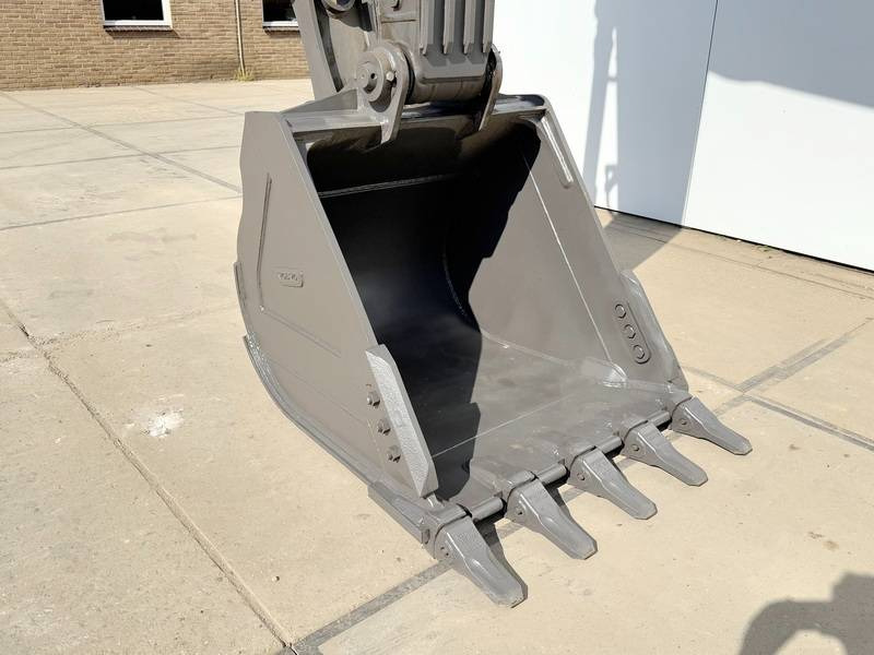 Pelle sur chenille neuf Volvo EC220D - NEW / UNUSED / 2025 Model: photos 13