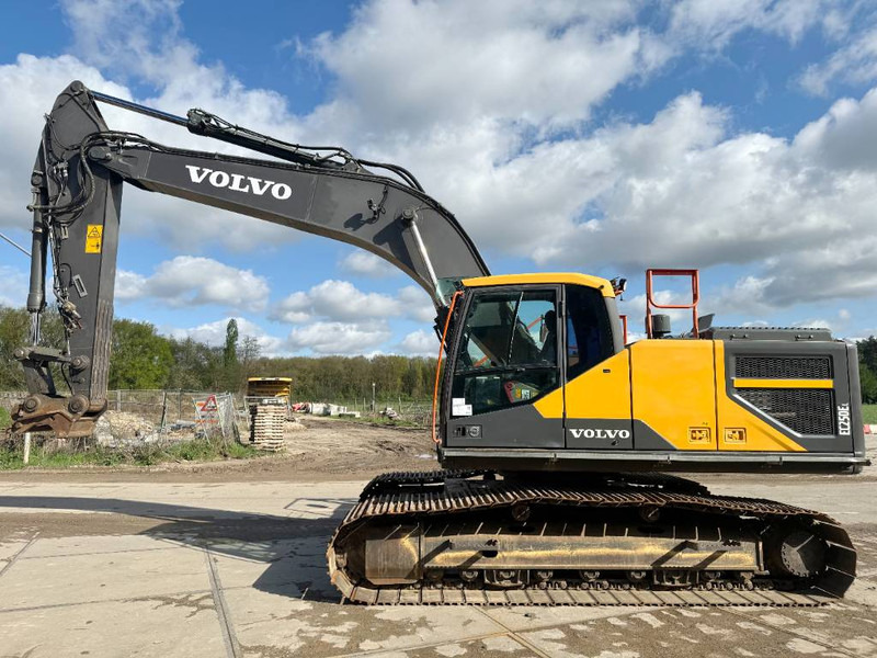 Volvo EC250EL - Hamer Lines / Quick Coupler - Pelle sur chenille: photos 1 Volvo EC250EL - Hamer Lines / Quick Coupler - Pelle sur chenille: photos 1