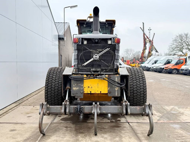 Volvo G970 - 4.88m Blade / 3 Tine Ripper / EPA - Niveleuse: photos 3 Volvo G970 - 4.88m Blade / 3 Tine Ripper / EPA - Niveleuse: photos 3