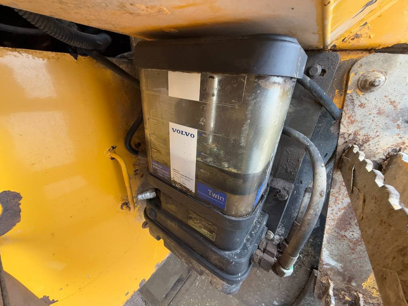 Chargeuse sur pneus Volvo L120G - 3rd Function / Quick Coupler / Auto Lube: photos 19