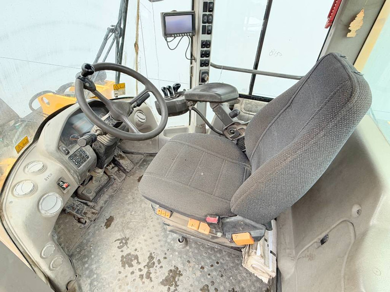 Chargeuse sur pneus Volvo L120G - 3rd Function / Quick Coupler / Auto Lube: photos 8