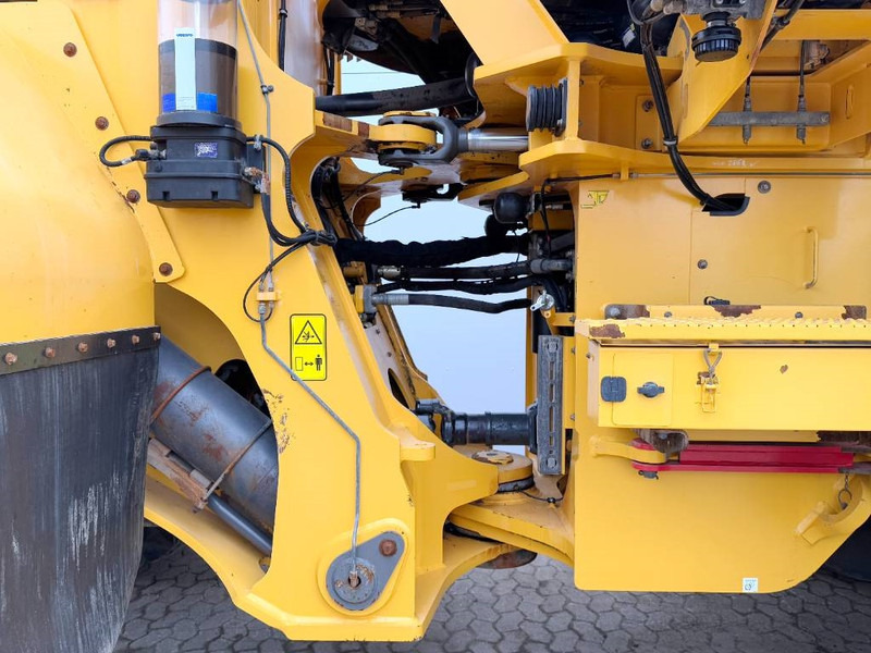Chargeuse sur pneus Volvo L350H - Dutch Machine / CDC Steering: photos 18