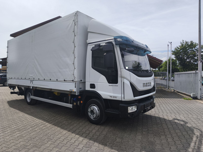 Iveco Eurocargo 75-210 Plane 3-Sitzer 4x2 Euro 6 LBW (20) - Camion à rideaux coulissants: photos 2 Iveco Eurocargo 75-210 Plane 3-Sitzer 4x2 Euro 6 LBW (20) - Camion à rideaux coulissants: photos 2