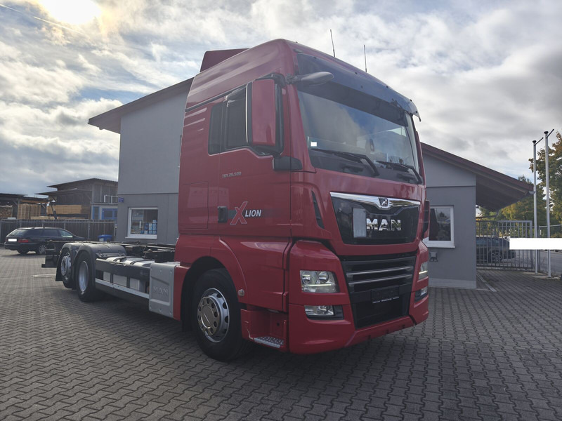 MAN TGX 26.500 BDF 6x2 Euro 6 Retarder Standard Lift+Lenk Euro 6 (29 - Châssis cabine: photos 2 MAN TGX 26.500 BDF 6x2 Euro 6 Retarder Standard Lift+Lenk Euro 6 (29 - Châssis cabine: photos 2