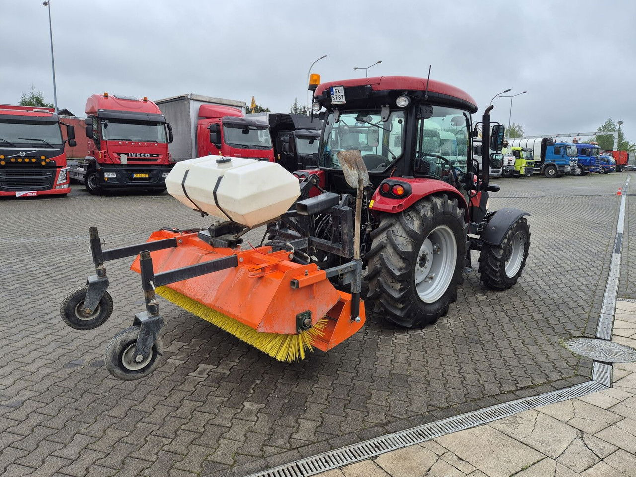 Tracteur agricole Case IH Farmall 75 / 2022 / Only 1853 MTH / Sweeper + Plow Extra / 1 OWN: photos 11
