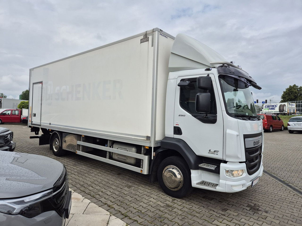 DAF LF 250 FA / 3 Seats / Works Great - Camion fourgon: photos 5 DAF LF 250 FA / 3 Seats / Works Great - Camion fourgon: photos 5