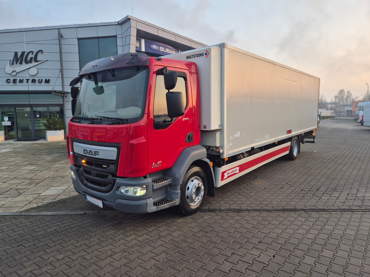 DAF LF 250 LF250I / 1 Owner / Hulsteins / Super Condition - Camion frigorifique: photos 1 DAF LF 250 LF250I / 1 Owner / Hulsteins / Super Condition - Camion frigorifique: photos 1