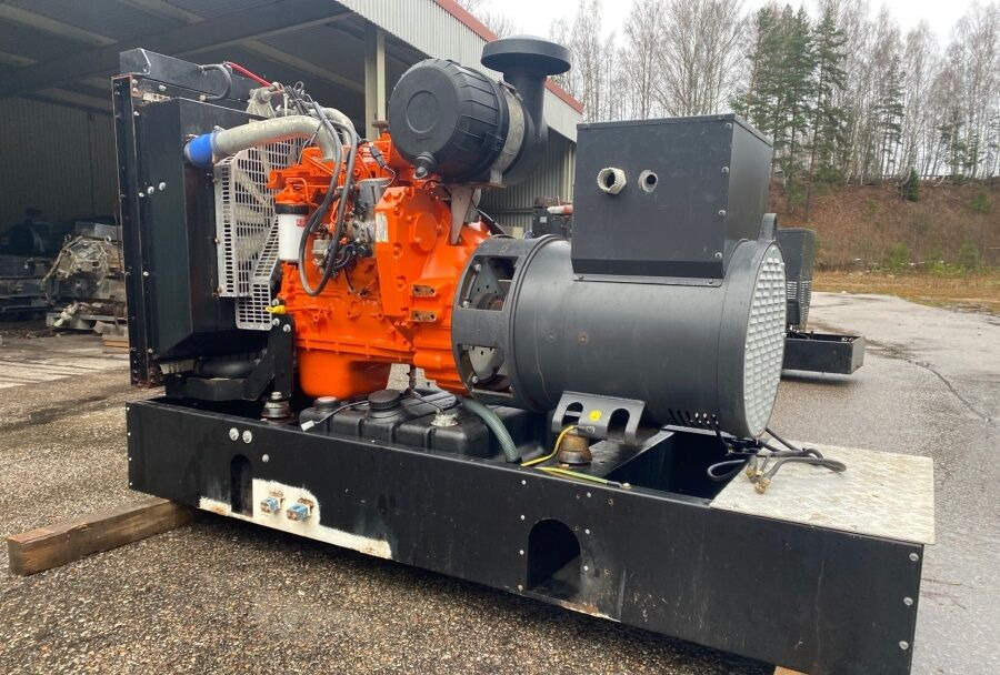 Diversen ECP34 2S4 - Iveco Engine,126kVA,New oils, filters, Mecc Alte ECP34 2S4 - Groupe électrogène: photos 1 Diversen ECP34 2S4 - Iveco Engine,126kVA,New oils, filters, Mecc Alte ECP34 2S4 - Groupe électrogène: photos 1