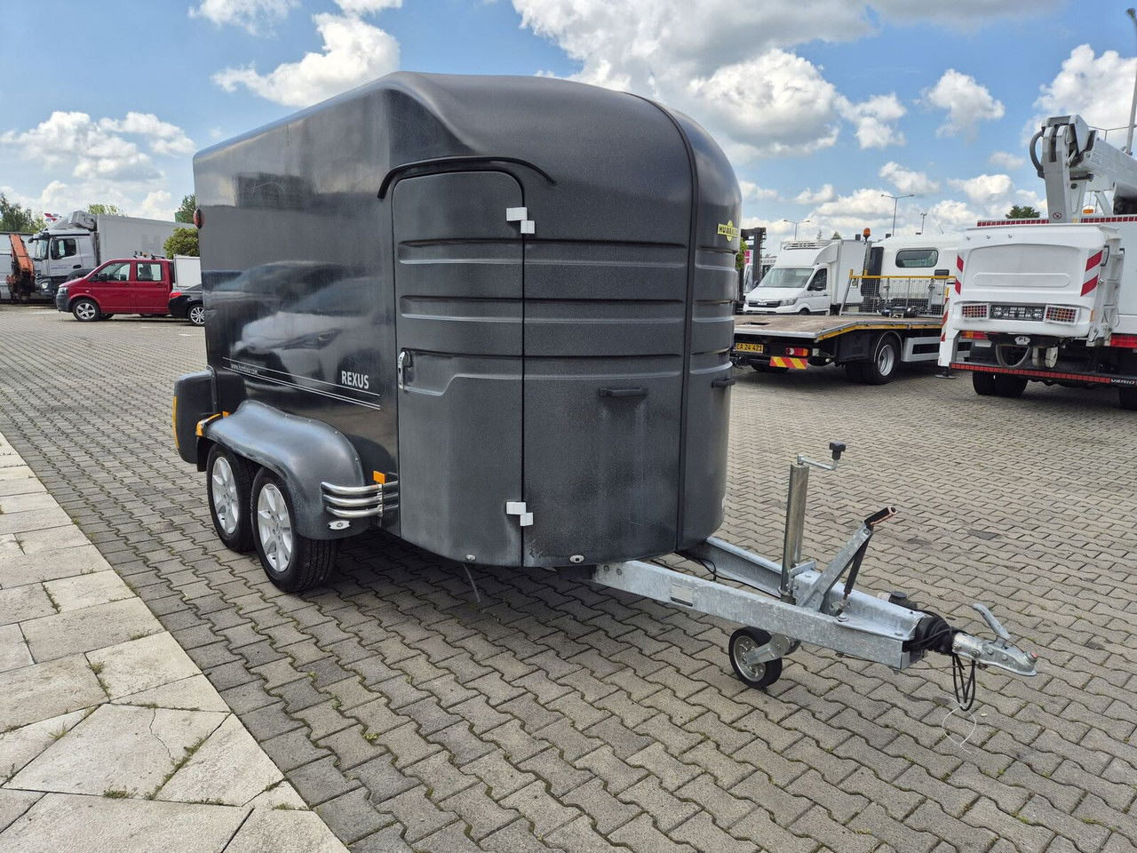 HUMBAUR Rexus 2000 / FOR Transporting 2 Horses, Ponies ANDBreedin - Van chevaux: photos 4 HUMBAUR Rexus 2000 / FOR Transporting 2 Horses, Ponies ANDBreedin - Van chevaux: photos 4