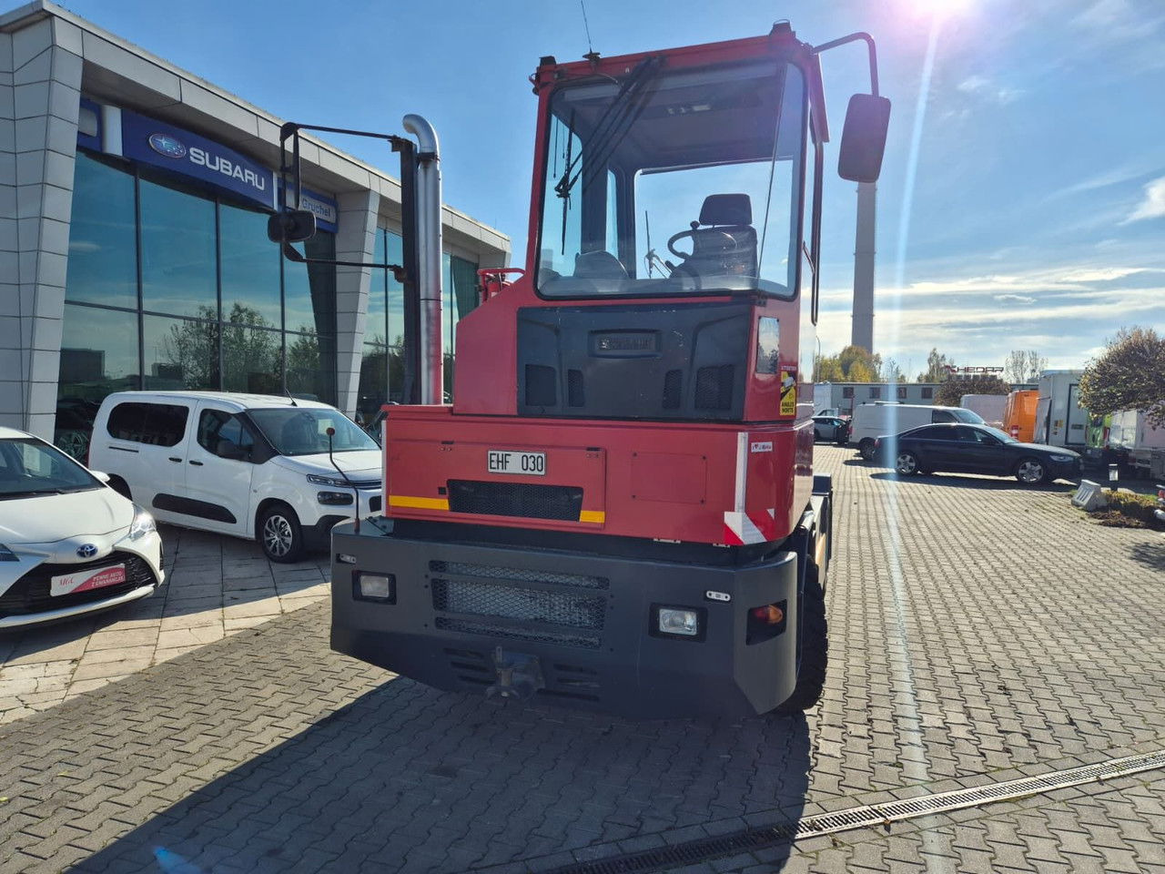 Kalmar TR618i / 1 Owner / LOW KM / Works Great / NEW Tire S - Tracteur portuaire: photos 3 Kalmar TR618i / 1 Owner / LOW KM / Works Great / NEW Tire S - Tracteur portuaire: photos 3