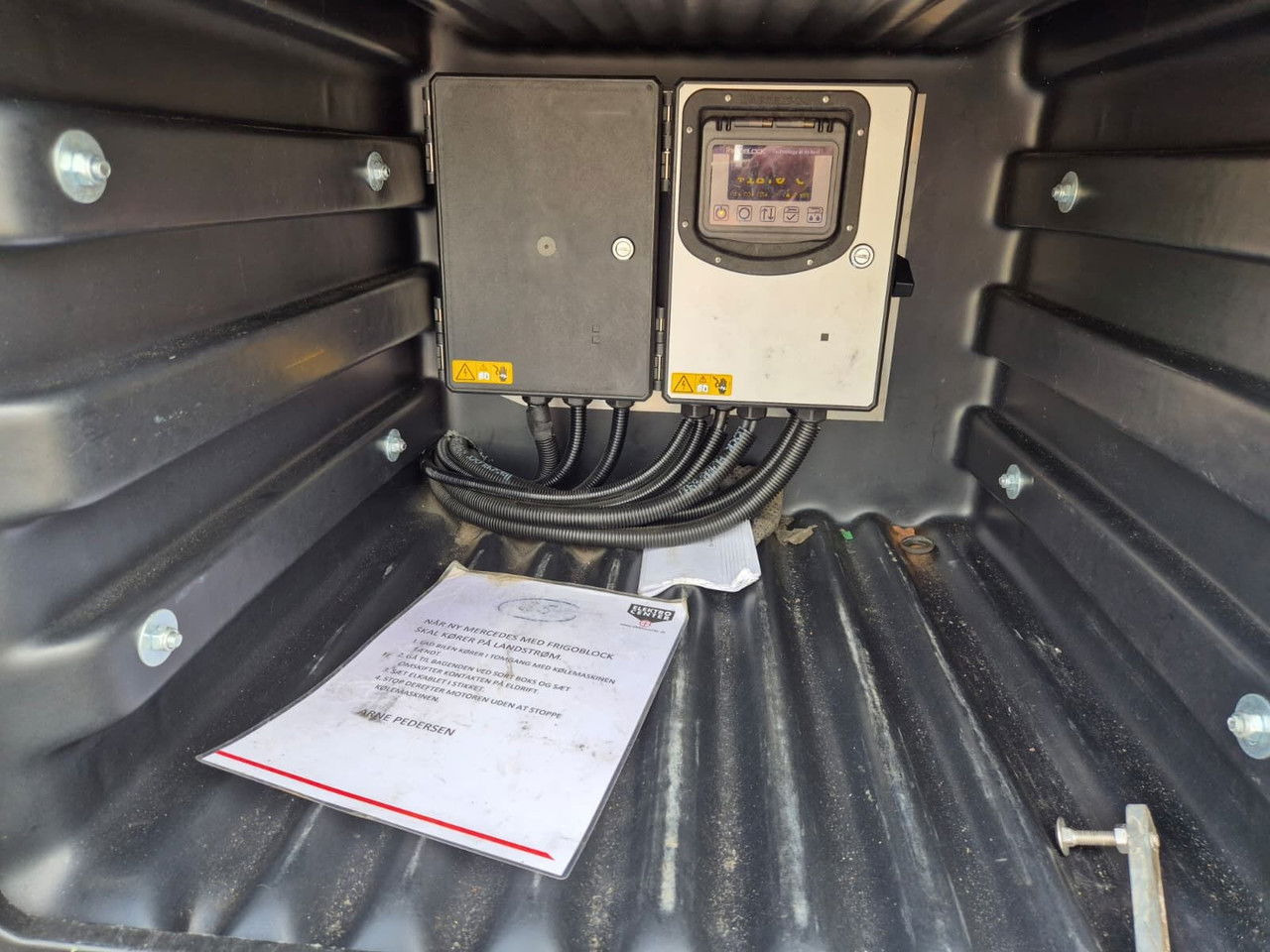 Crédit-bail de  Mercedes-Benz Antos 2532 L / Frigoblock / 1 Owner / Works Great Mercedes-Benz Antos 2532 L / Frigoblock / 1 Owner / Works Great: photos 20