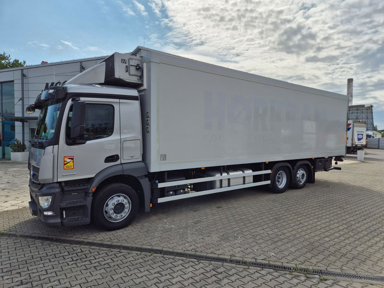 Crédit-bail de  Mercedes-Benz Antos 2532 L / Frigoblock / 1 Owner / Works Great Mercedes-Benz Antos 2532 L / Frigoblock / 1 Owner / Works Great: photos 13