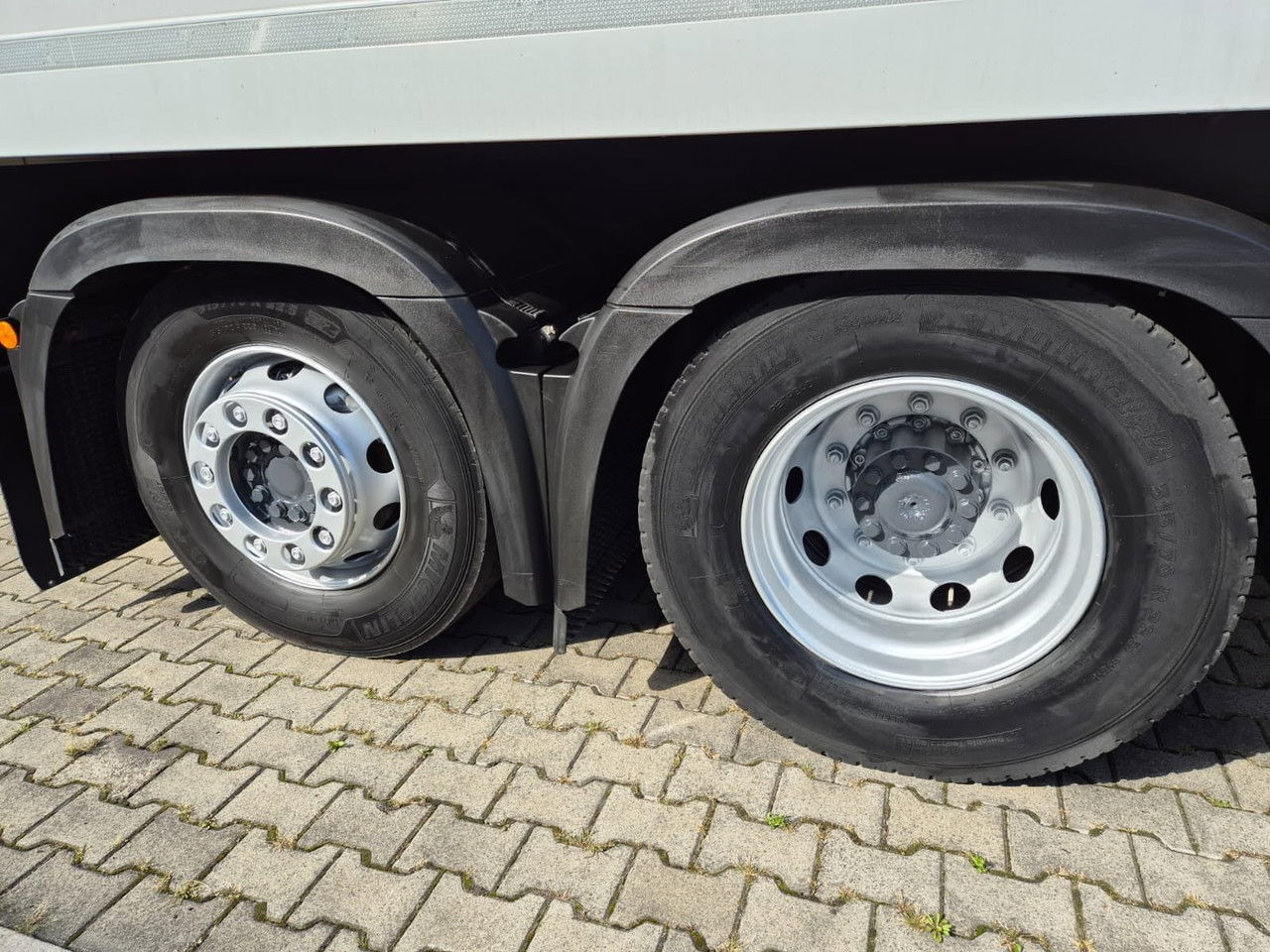 Crédit-bail de  Mercedes-Benz Antos 2532 L / Frigoblock / 1 Owner / Works Great Mercedes-Benz Antos 2532 L / Frigoblock / 1 Owner / Works Great: photos 25