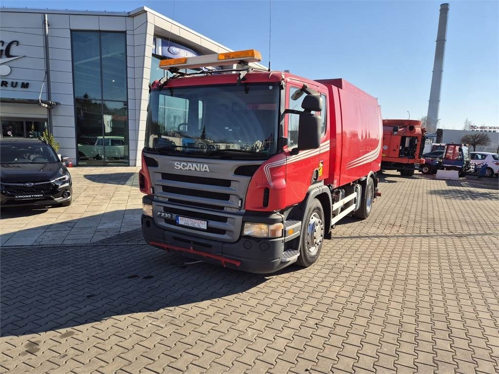 Scania P 230/ 4X2 / SWEEPER / JOHNSTON VX800 / SPRAYER / - Balayeuse de voirie: photos 2 Scania P 230/ 4X2 / SWEEPER / JOHNSTON VX800 / SPRAYER / - Balayeuse de voirie: photos 2
