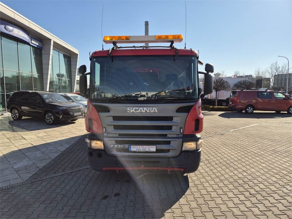 Scania P 230/ 4X2 / SWEEPER / JOHNSTON VX800 / SPRAYER / - Balayeuse de voirie: photos 3 Scania P 230/ 4X2 / SWEEPER / JOHNSTON VX800 / SPRAYER / - Balayeuse de voirie: photos 3