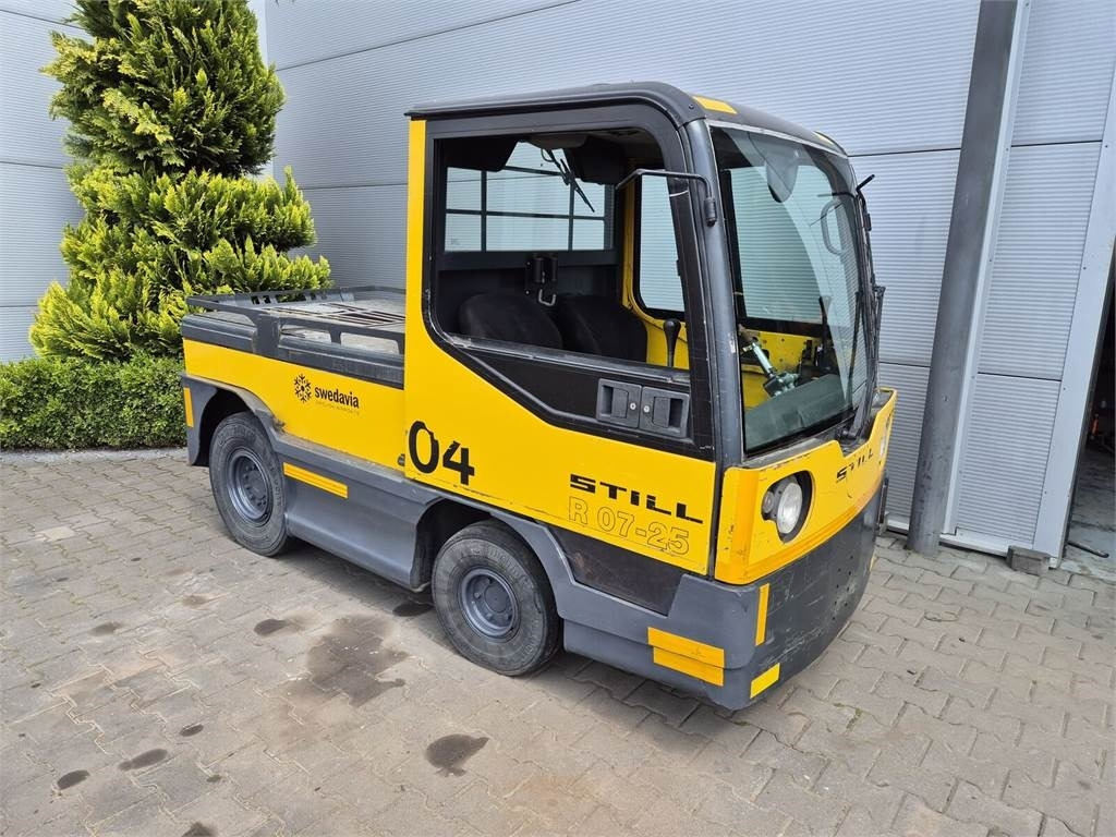 Still R 07-25 , NO BATTERY , NEW TIRES - Chariot tracteur: photos 1 Still R 07-25 , NO BATTERY , NEW TIRES - Chariot tracteur: photos 1