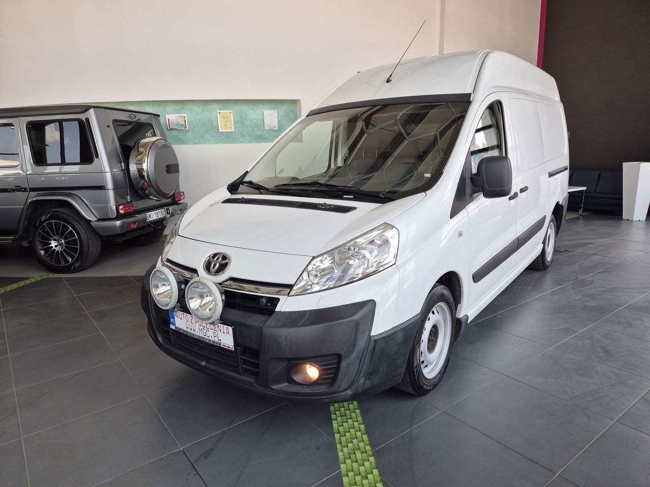 Toyota ProAce 2.0 D4-D / 1 Owner / LOW KM / Webasto / Service CAR - Fourgonnette: photos 2 Toyota ProAce 2.0 D4-D / 1 Owner / LOW KM / Webasto / Service CAR - Fourgonnette: photos 2
