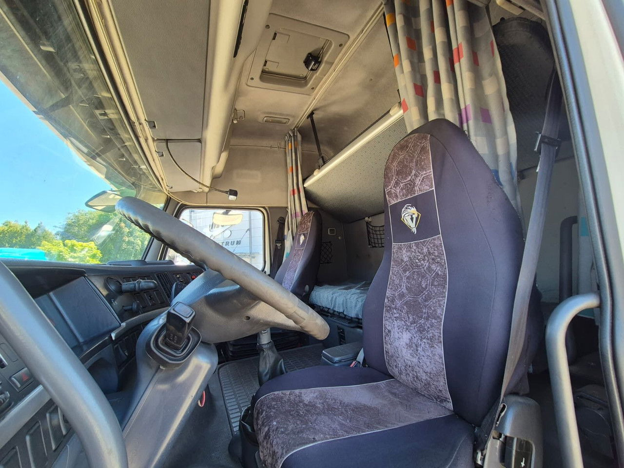 Camion plateau Volvo FM 420 1 Owner / Cheap/ After service: photos 29