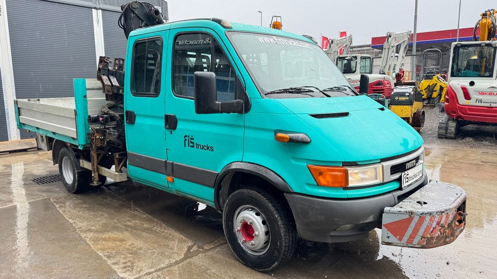 Iveco Daily 65 C15 stake body - Hiab 045-3 - 7.5M - Utilitaire plateau: photos 3 Iveco Daily 65 C15 stake body - Hiab 045-3 - 7.5M - Utilitaire plateau: photos 3