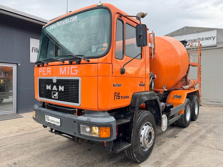 MAN 26.272 6x4 mixer - 7M3 - full spring - Camion malaxeur: photos 1 MAN 26.272 6x4 mixer - 7M3 - full spring - Camion malaxeur: photos 1