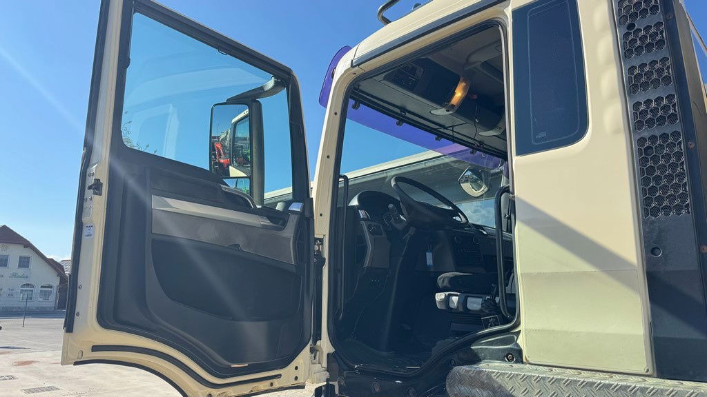 Crédit-bail de MAN TGS 35.480 8x4 dumper tipper  MAN TGS 35.480 8x4 dumper tipper: photos 21