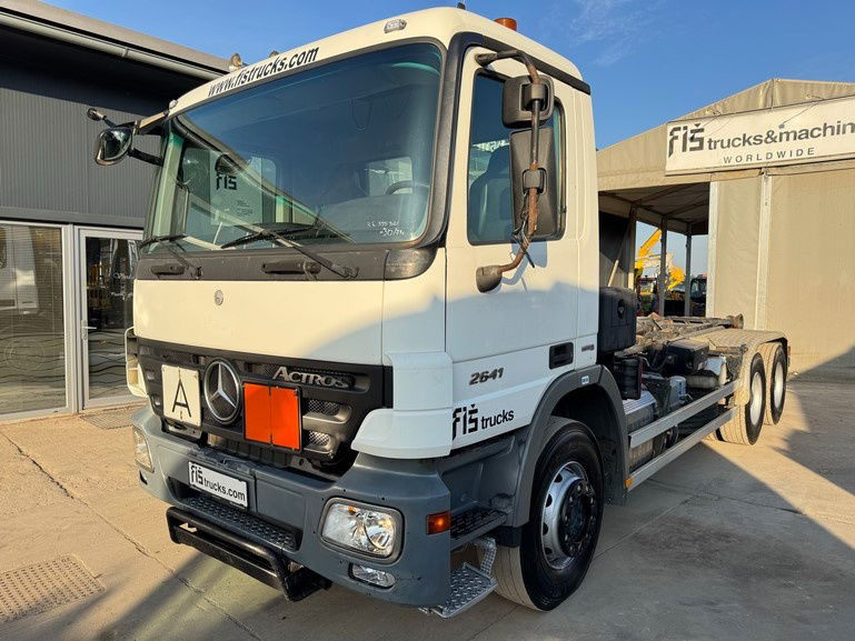 Mercedes-Benz Actros 2641 6x4 hiab abroll tipper - spring complete - Camion porte-conteneur/ Caisse mobile: photos 1 Mercedes-Benz Actros 2641 6x4 hiab abroll tipper - spring complete - Camion porte-conteneur/ Caisse mobile: photos 1