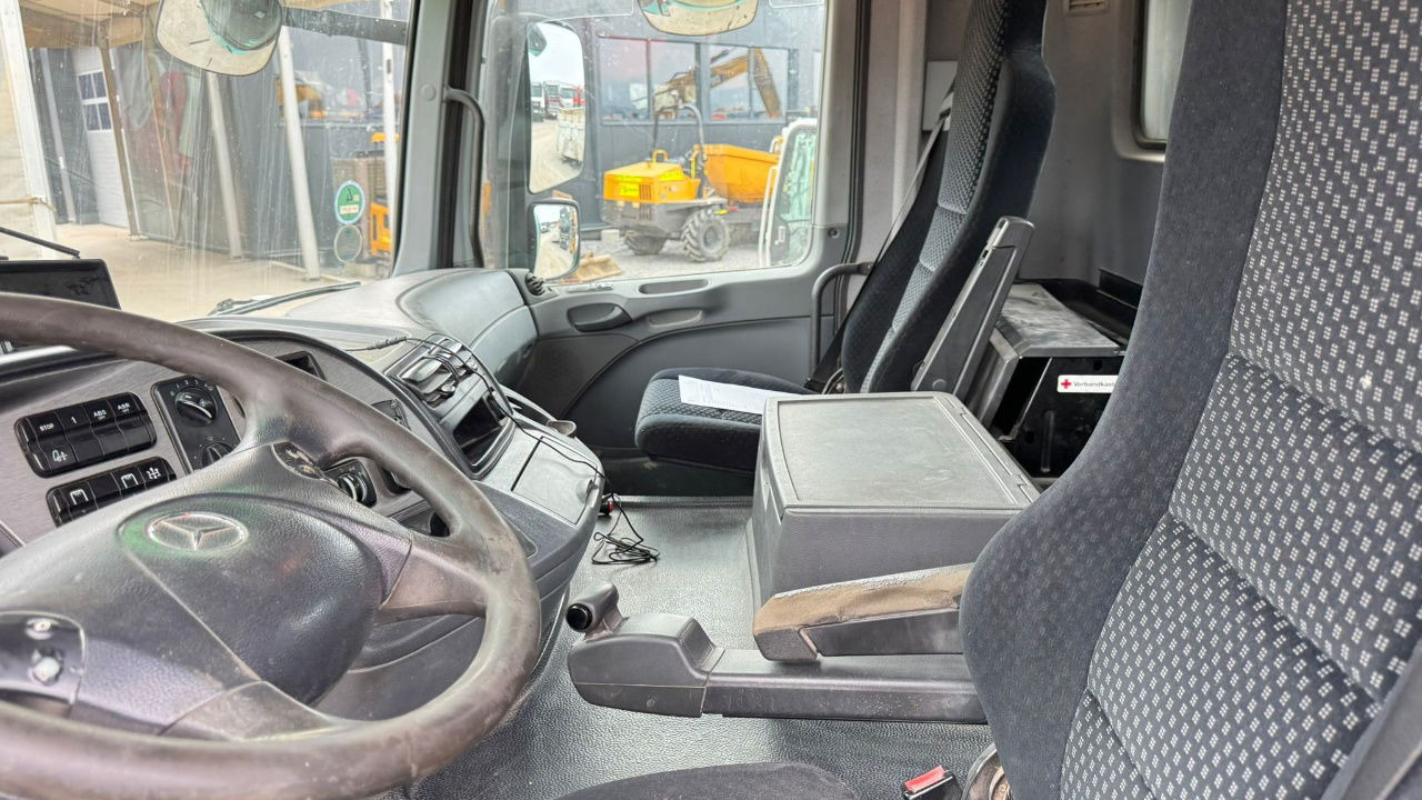 Crédit-bail de Mercedes-Benz Actros 2655 6x4 meiller bordmatic tipper - retarder - V8 Mercedes-Benz Actros 2655 6x4 meiller bordmatic tipper - retarder - V8: photos 25 Crédit-bail de Mercedes-Benz Actros 2655 6x4 meiller bordmatic tipper - retarder - V8 Mercedes-Benz Actros 2655 6x4 meiller bordmatic tipper - retarder - V8: photos 25