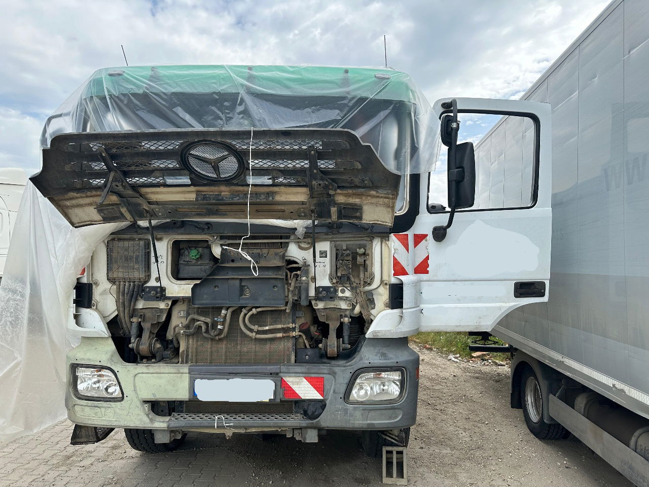 Mercedes-Benz Actros 4141 K 8x6 mulda tipper - damaged - Camion benne: photos 4 Mercedes-Benz Actros 4141 K 8x6 mulda tipper - damaged - Camion benne: photos 4