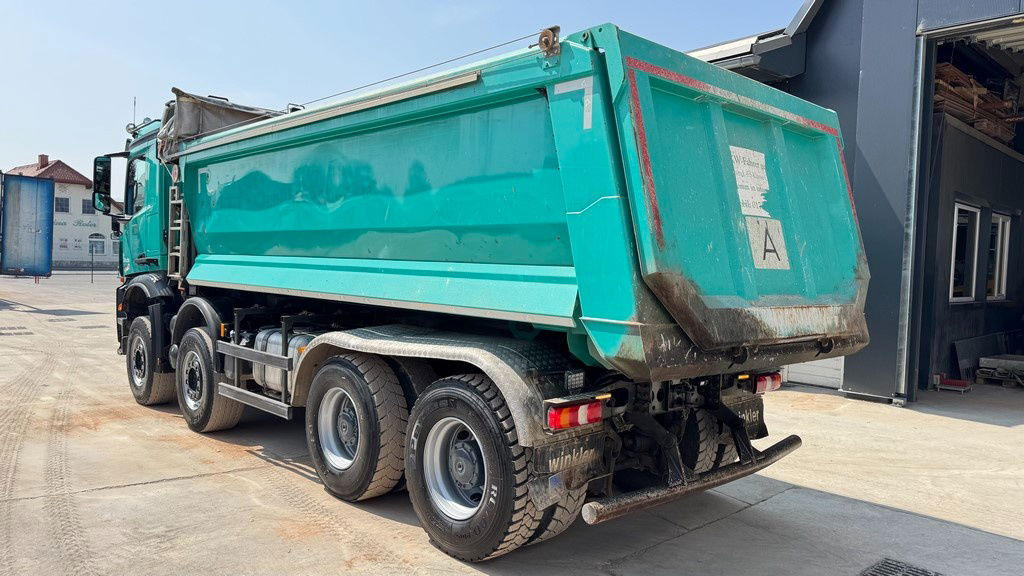 Mercedes-Benz Arocs 3248 8X4 mulda tipper - electric taurpaulin - Camion benne: photos 5 Mercedes-Benz Arocs 3248 8X4 mulda tipper - electric taurpaulin - Camion benne: photos 5
