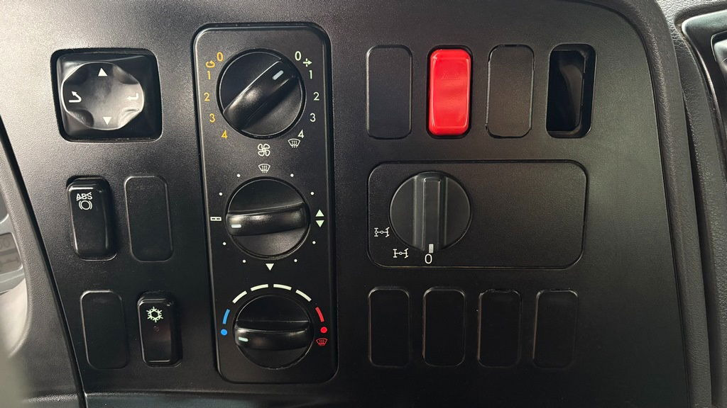 Crédit-bail de Mercedes-Benz Axor 3243 8x4 mixer cifa - 10m3 Mercedes-Benz Axor 3243 8x4 mixer cifa - 10m3: photos 20 Crédit-bail de Mercedes-Benz Axor 3243 8x4 mixer cifa - 10m3 Mercedes-Benz Axor 3243 8x4 mixer cifa - 10m3: photos 20