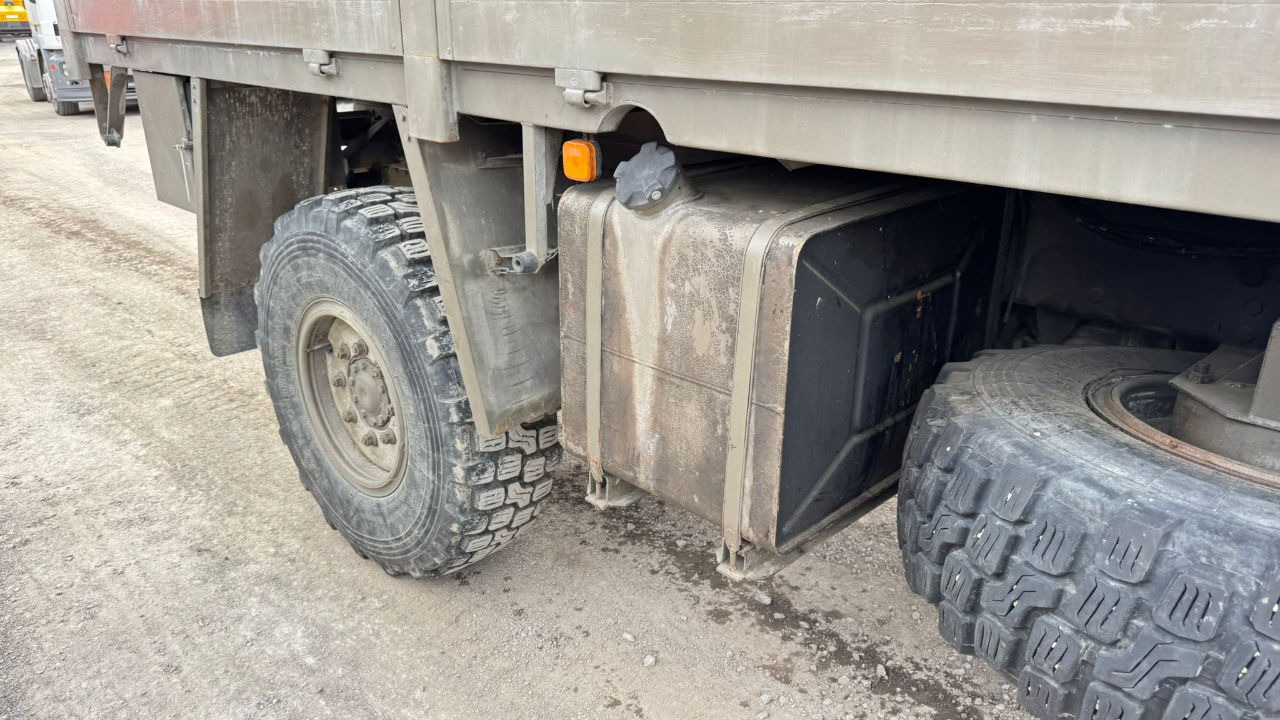 Steyr 12M18 4X4 stake body - truck - Camion à rideaux coulissants: photos 3 Steyr 12M18 4X4 stake body - truck - Camion à rideaux coulissants: photos 3