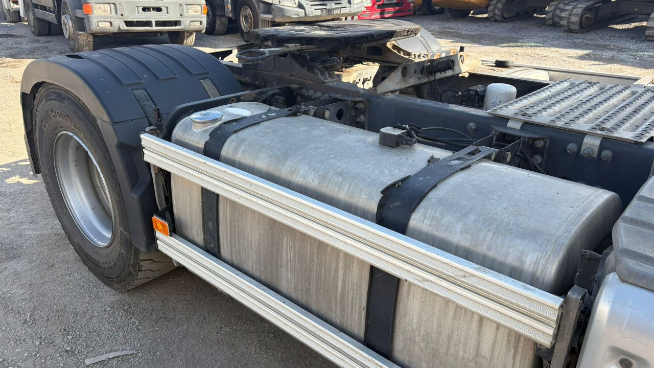 Volvo FH 460 4x2 tractor unit - tipper hydraulics - Tracteur routier: photos 4 Volvo FH 460 4x2 tractor unit - tipper hydraulics - Tracteur routier: photos 4