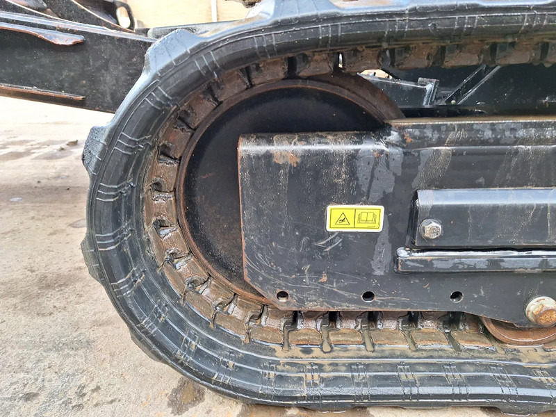 Mini pelle Caterpillar 303: photos 20 Mini pelle Caterpillar 303: photos 20