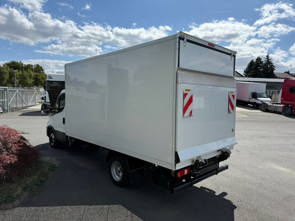 Iveco 35C16 Daily - Fourgon grand volume: photos 4 Iveco 35C16 Daily - Fourgon grand volume: photos 4