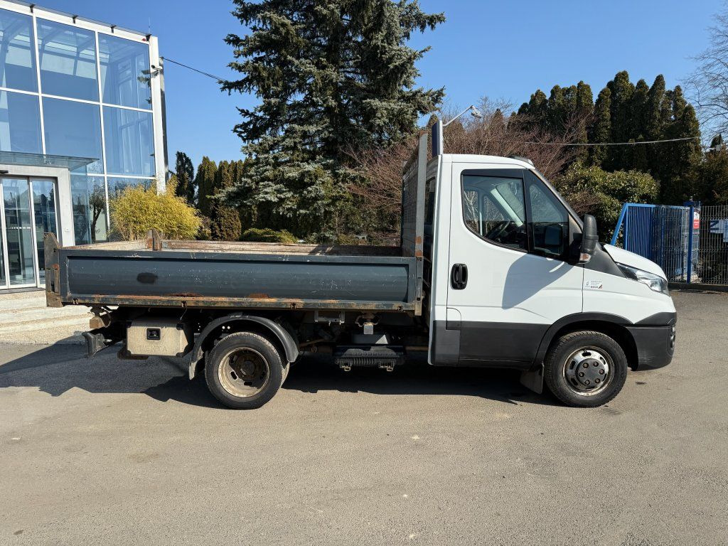 Iveco 35C17 Daily - Utilitaire benne: photos 3 Iveco 35C17 Daily - Utilitaire benne: photos 3