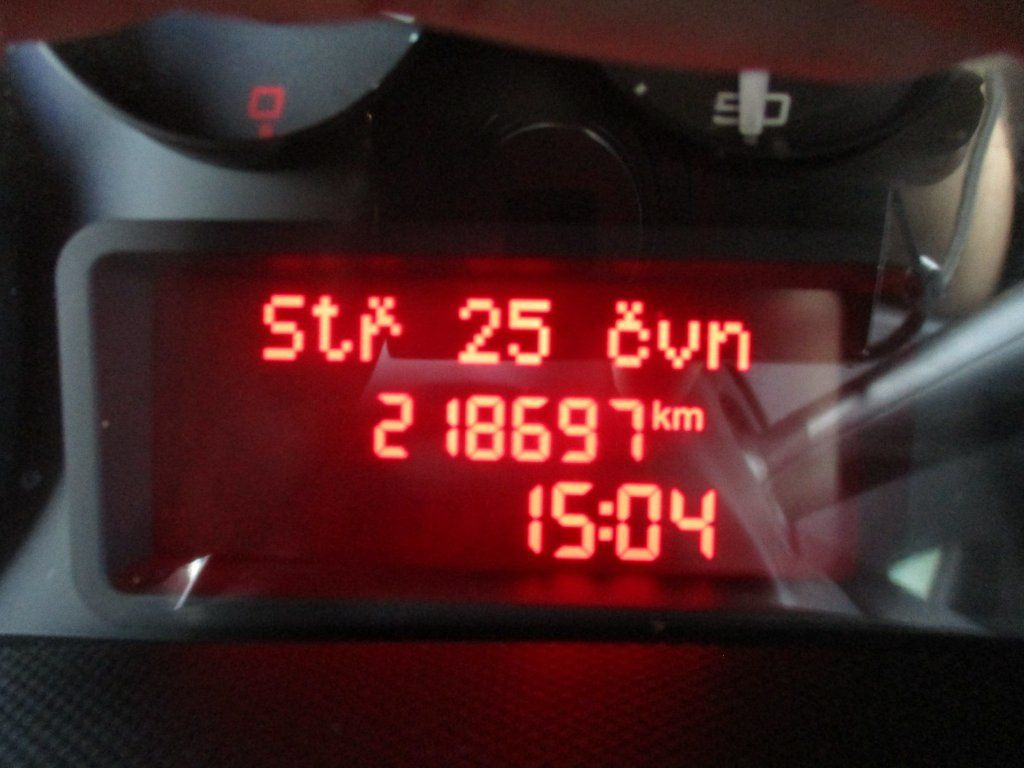 Utilitaire frigorifique Iveco Daily 35C16 Dhollandia: photos 20 Utilitaire frigorifique Iveco Daily 35C16 Dhollandia: photos 20