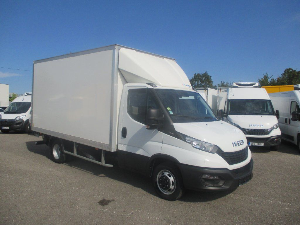 Iveco Daily 35C16 - Fourgon grand volume: photos 3 Iveco Daily 35C16 - Fourgon grand volume: photos 3