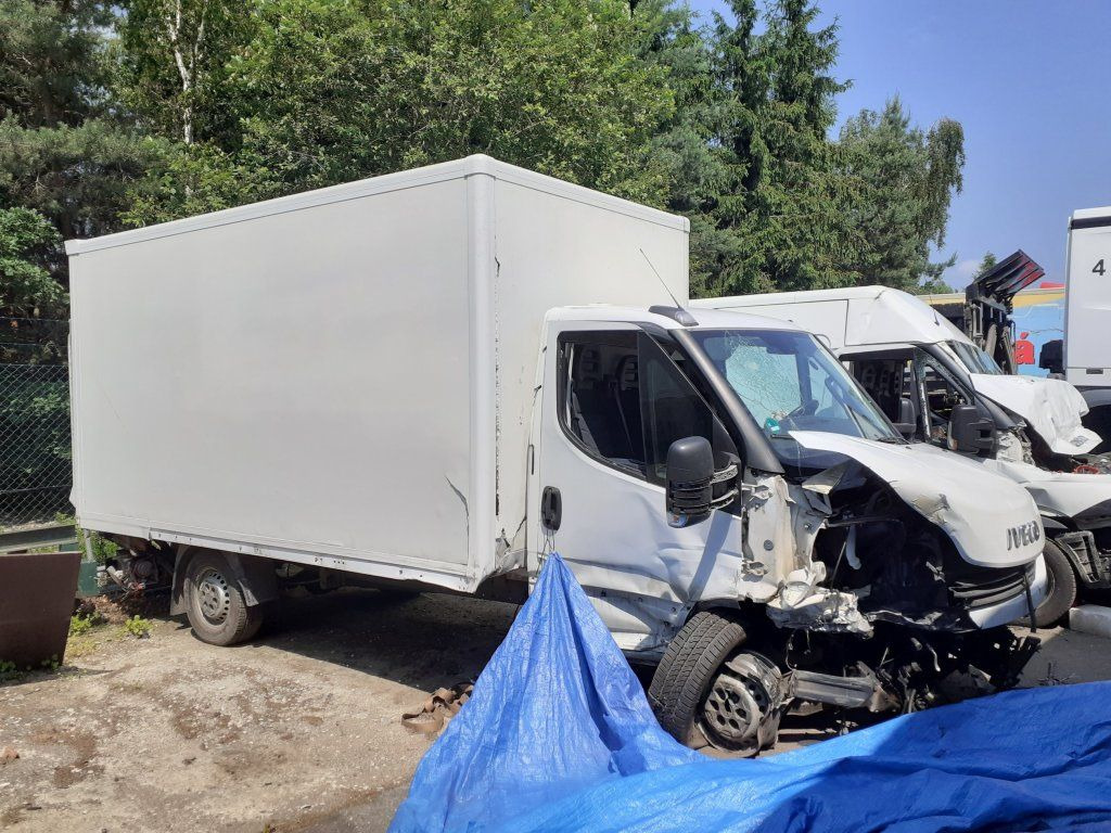 Iveco Daily 35S16 mit LBW DAMAGED - Fourgon grand volume: photos 2 Iveco Daily 35S16 mit LBW DAMAGED - Fourgon grand volume: photos 2