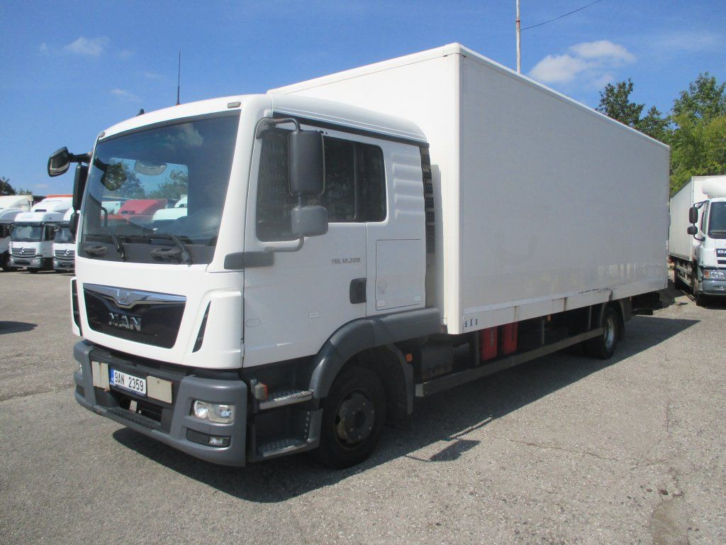 MAN TGL 12.250 MAN TGL 12.220 - Camion fourgon: photos 1 MAN TGL 12.250 MAN TGL 12.220 - Camion fourgon: photos 1