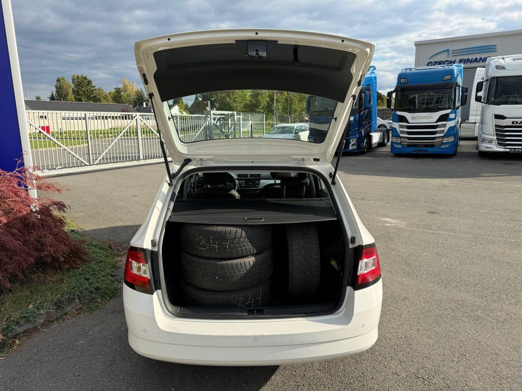 Crédit-bail de  Skoda 1,4TDi kombi Skoda 1,4TDi kombi: photos 17
