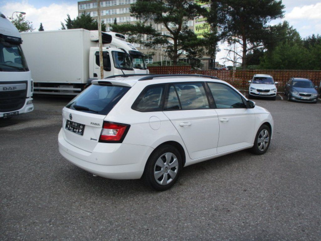 Skoda Ambition - Voiture: photos 3 Skoda Ambition - Voiture: photos 3