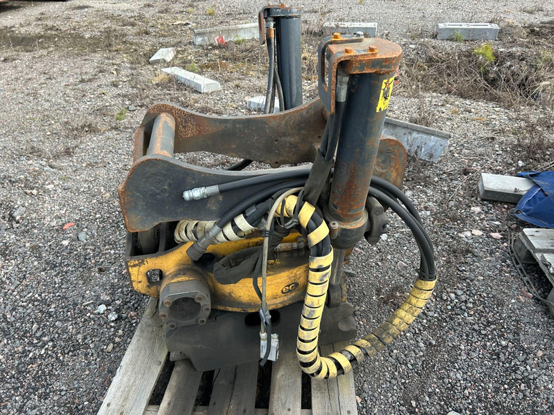 Engcon EC20B S70 - Accessoire pour Engins de chantier: photos 1 Engcon EC20B S70 - Accessoire pour Engins de chantier: photos 1