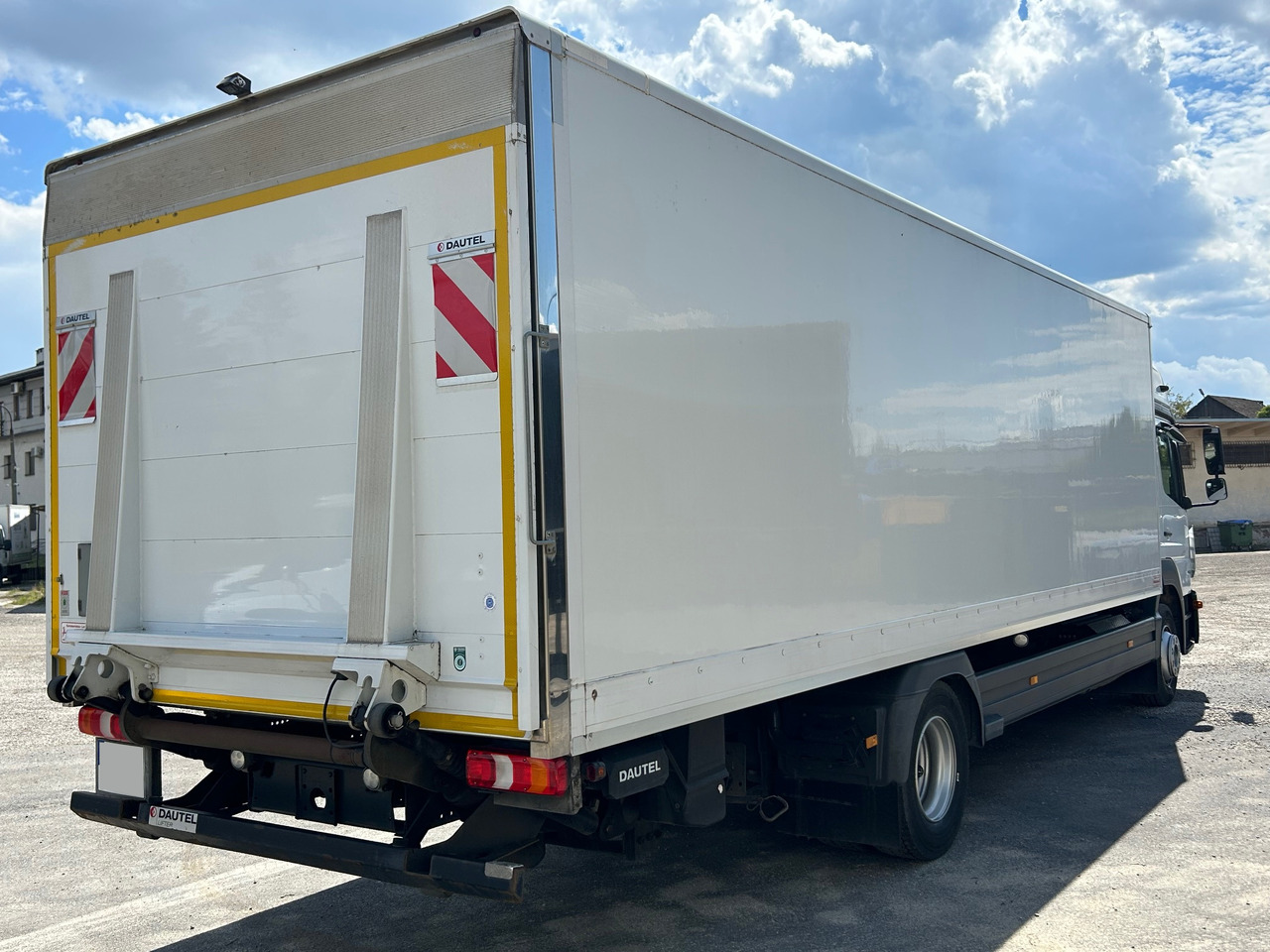 MERCEDES-BENZ ATEGO 1230 / BIGSPACE / 2020 / KOFFER 19 EPAL / LBW 2T - Camion fourgon: photos 3 MERCEDES-BENZ ATEGO 1230 / BIGSPACE / 2020 / KOFFER 19 EPAL / LBW 2T - Camion fourgon: photos 3