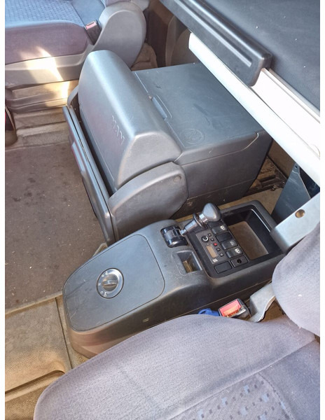 MAN 18.380 - Camion à rideaux coulissants: photos 5 MAN 18.380 - Camion à rideaux coulissants: photos 5