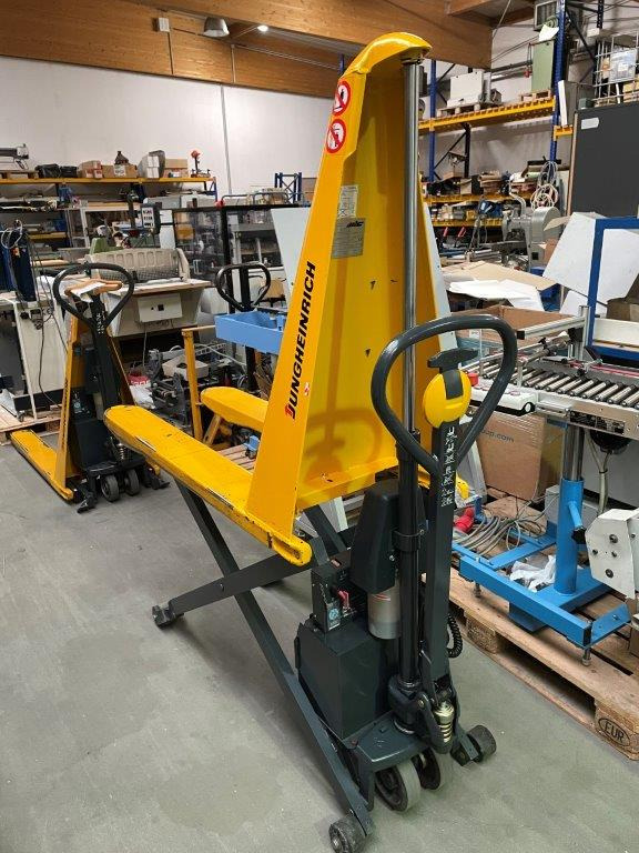 5 (five) scissor pallet truck with electric drive and quick lift pump Jungheinrich model TMX-E 10 - Transpalette: photos 1 5 (five) scissor pallet truck with electric drive and quick lift pump Jungheinrich model TMX-E 10 - Transpalette: photos 1