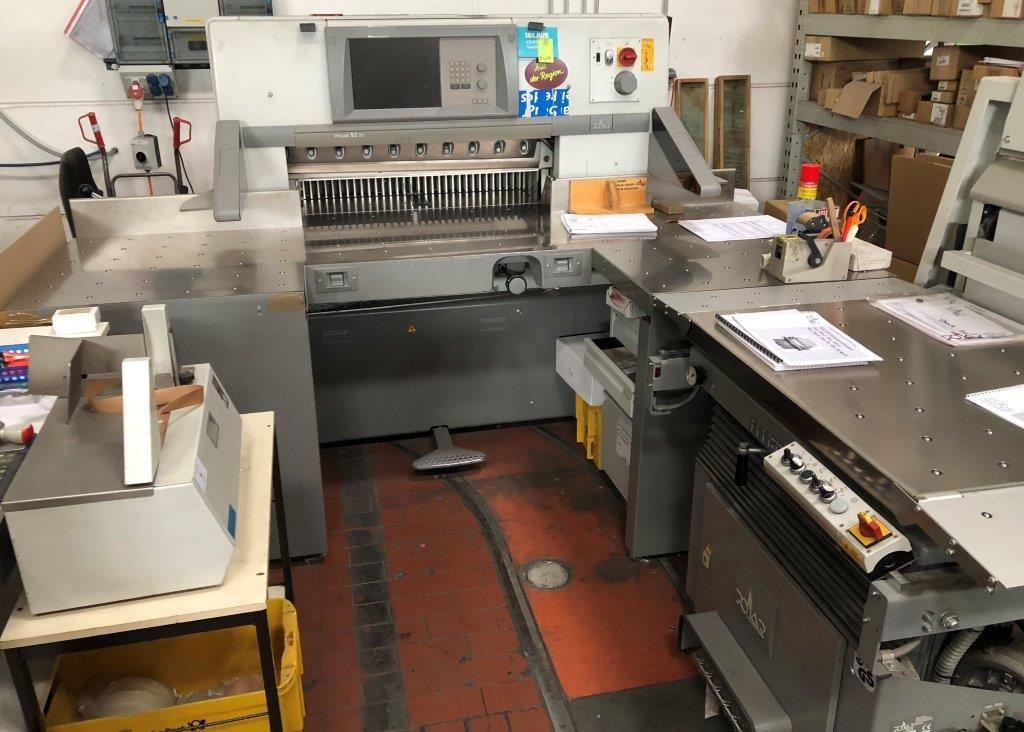 Polar 92 XT high-speed cutting line with RA-2 vibrator, optional LW 450 lift and counting scale - Massicot: photos 1 Polar 92 XT high-speed cutting line with RA-2 vibrator, optional LW 450 lift and counting scale - Massicot: photos 1